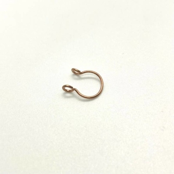 SINGLE Fake Septum Nose Ring Cuff - Rose Gold - Picture 3 of 6